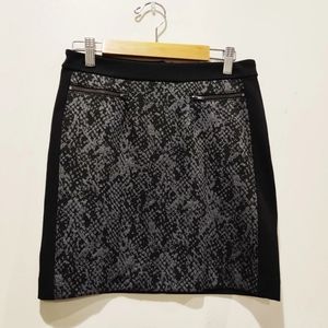 Banana Republic Snakeskin Skirt, EUC 00/24P